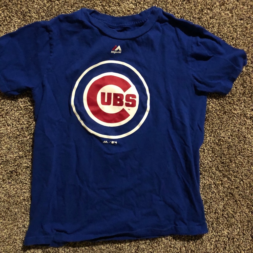 MLB Cubs shirt